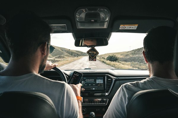 Urgence et Transport : Maîtriser le Freinage dans les Transports en Commun